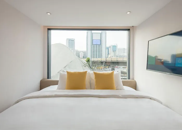 Yello Rooms Victory Monument